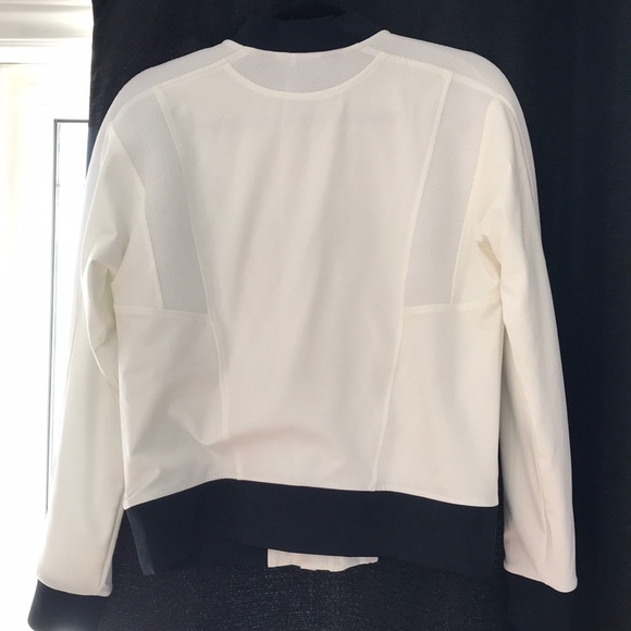 New Under Armour Jacket - Picture 2 of 3